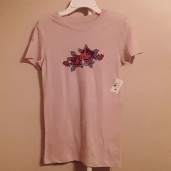 💫💫💫 NWT AEROPOSTALE CLASSIC GRAPHIC ROSE CREWNECK SHORT SLEEVE TEE  S - Picture 1 of 3